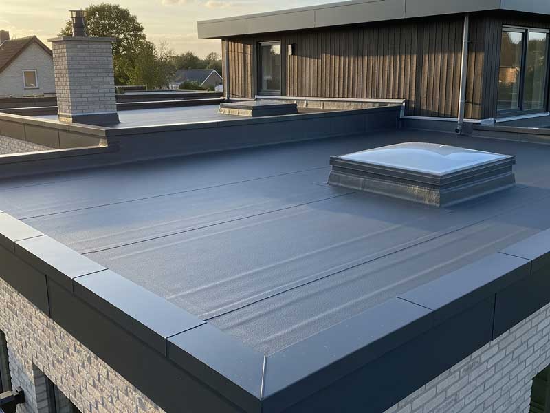 Flat roof installation